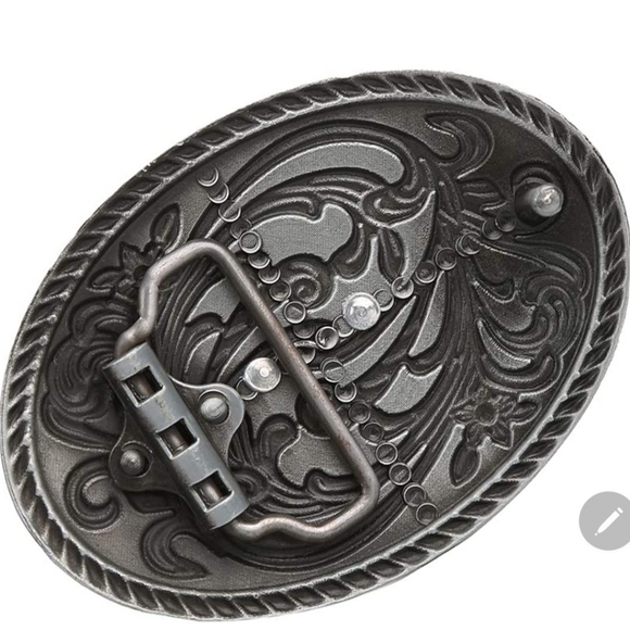 Native American Indian bronze color belt buckle approximately 3.75 " - Picture 4 of 4